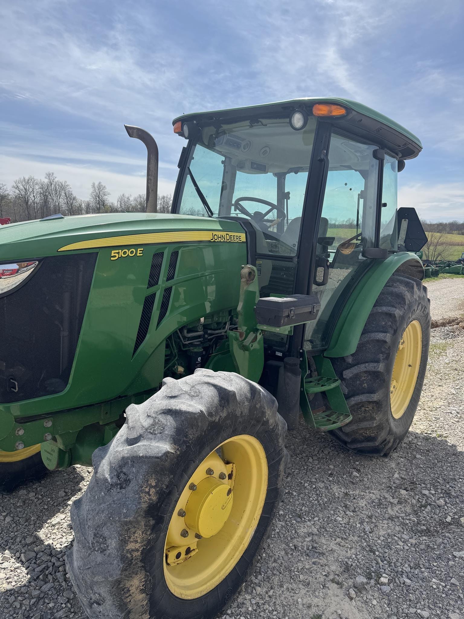 2014 John Deere 5100E Equipment Image0