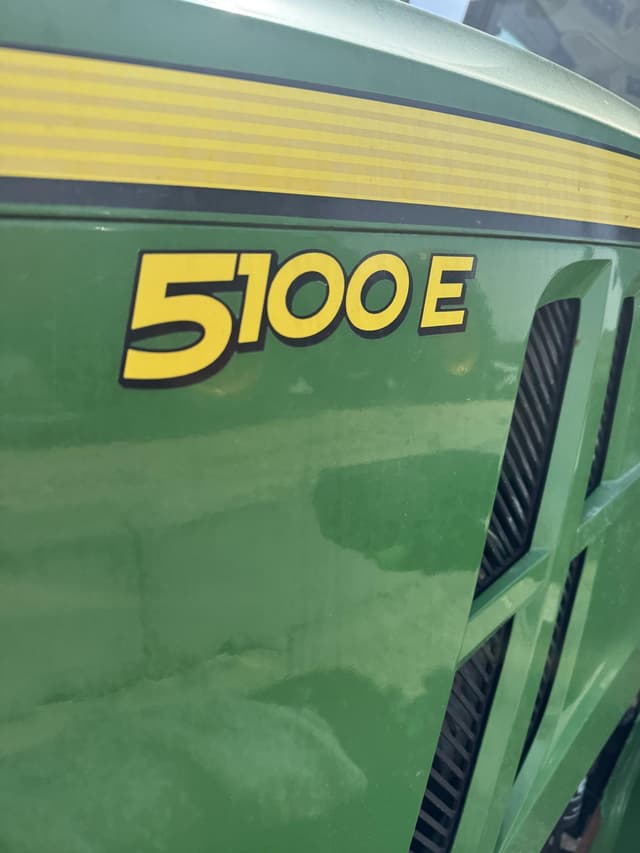 Image of John Deere 5100E equipment image 1
