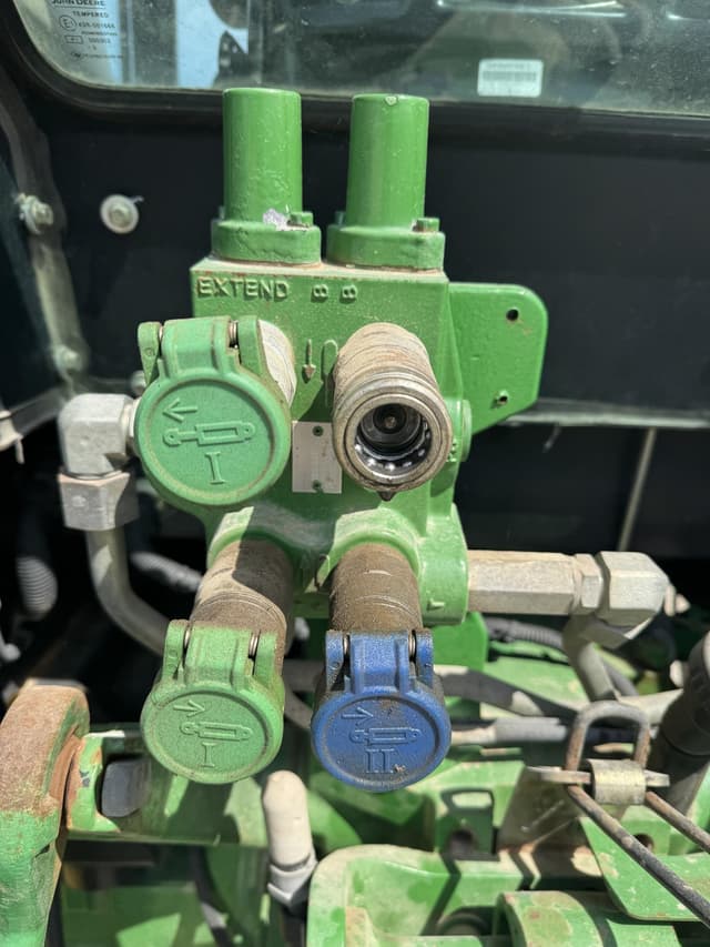 Image of John Deere 5100E equipment image 3