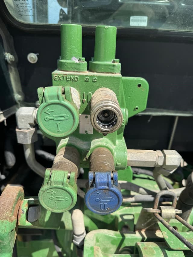 Image of John Deere 5100E equipment image 3