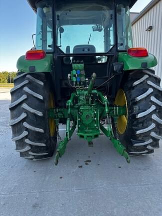 Image of John Deere 5100E equipment image 3