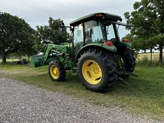 Image of John Deere 5100E equipment image 4