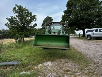 Image of John Deere 5100E equipment image 3