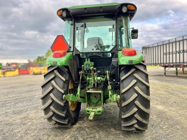 Image of John Deere 5100E equipment image 4