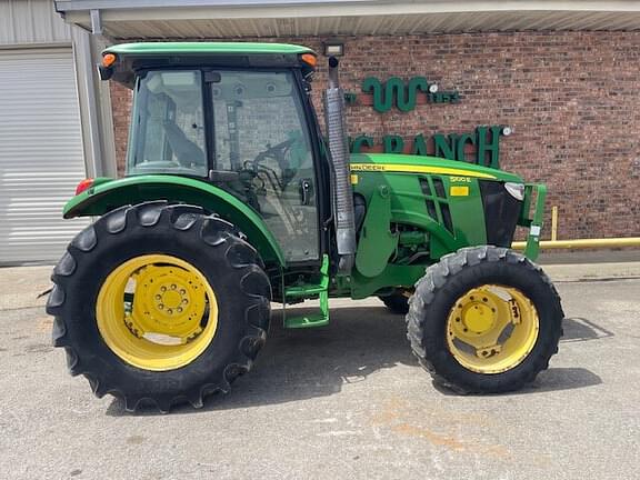 Image of John Deere 5100E equipment image 1