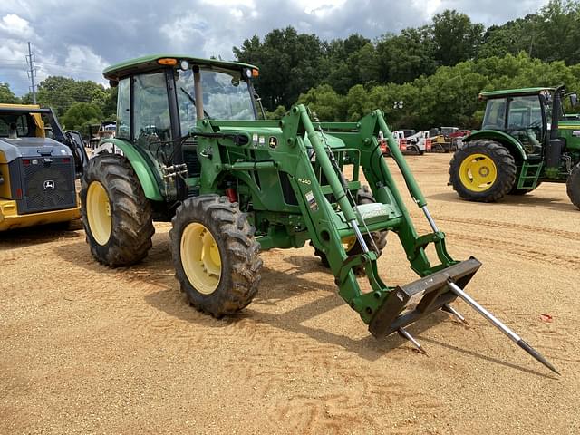 Image of John Deere 5100E equipment image 3