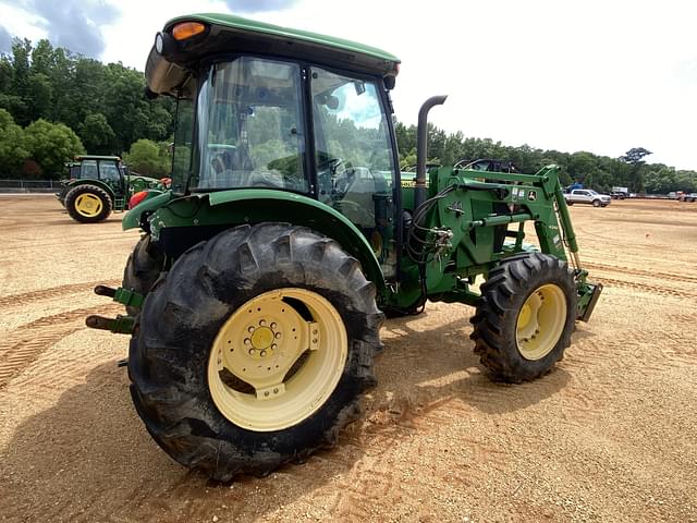 Image of John Deere 5100E equipment image 2
