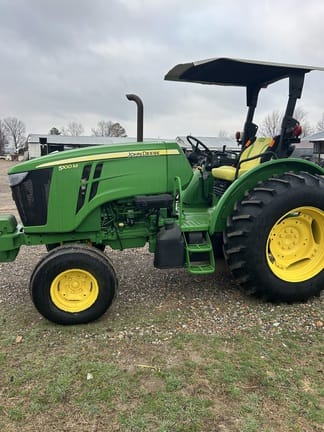2014 John Deere 5100M Equipment Image0