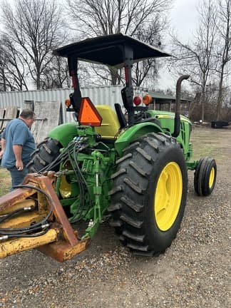 Image of John Deere 5100M equipment image 3