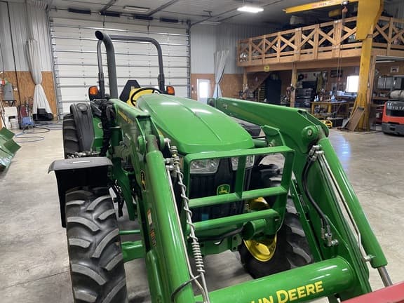 Image of John Deere 5100M equipment image 3