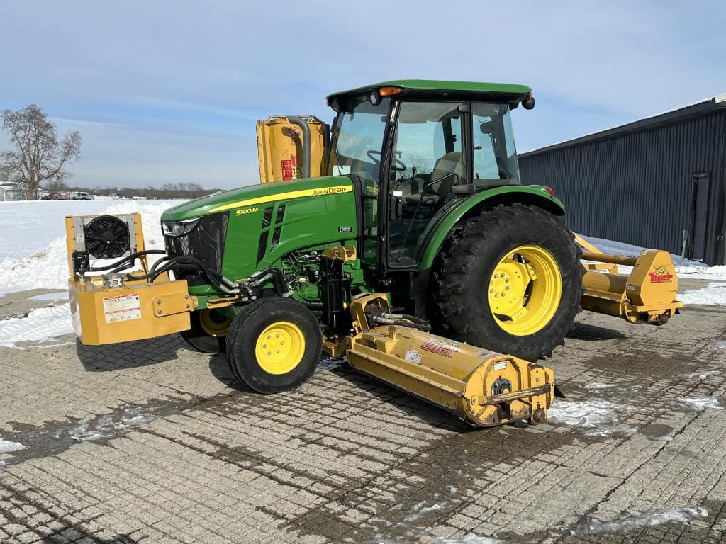 John Deere 5100M Equipment Image0