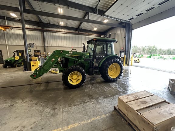 2014 John Deere 5115M Equipment Image0
