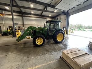 2014 John Deere 5115M Image