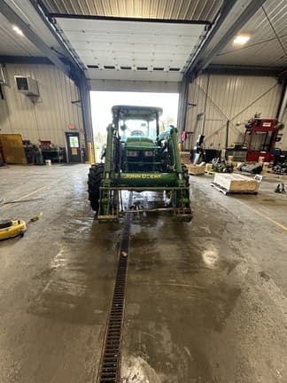 Image of John Deere 5115M equipment image 1
