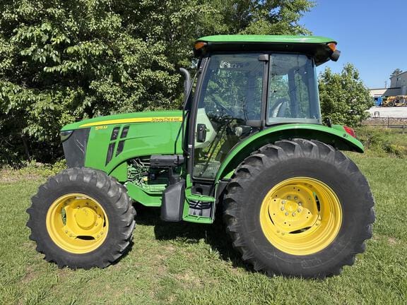 2014 John Deere 5115M Equipment Image0