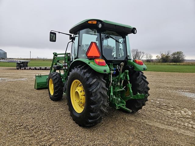 Image of John Deere 5115M equipment image 3