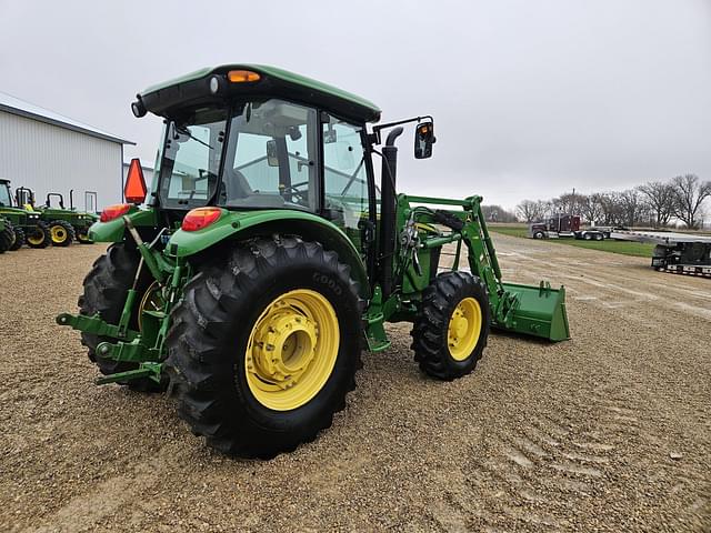 Image of John Deere 5115M equipment image 2