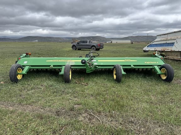 Image of John Deere 520 equipment image 3