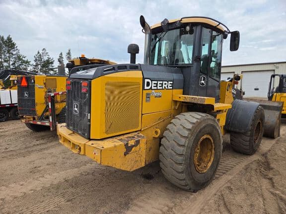 Image of John Deere 544K equipment image 4