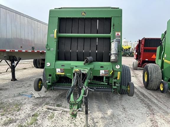 Image of John Deere 569 MegaWide Plus equipment image 2