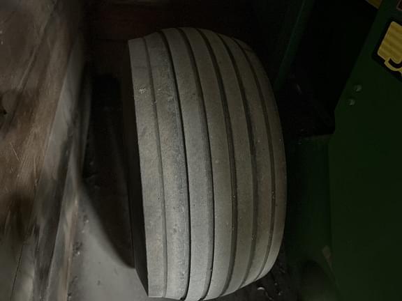 Image of John Deere 569 MegaWide Plus equipment image 2