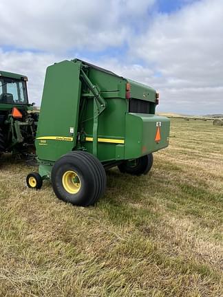 Image of John Deere 569 MegaWide Plus equipment image 1