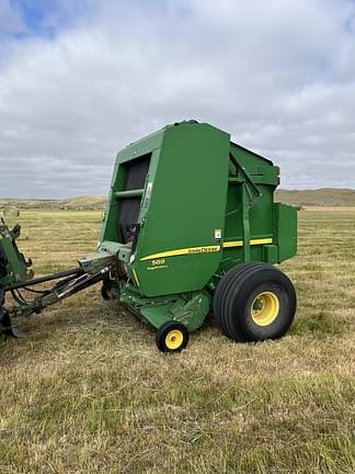 Image of John Deere 569 MegaWide Plus equipment image 4
