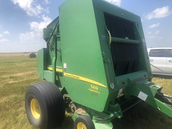 Image of John Deere 569 MegaWide Plus equipment image 1