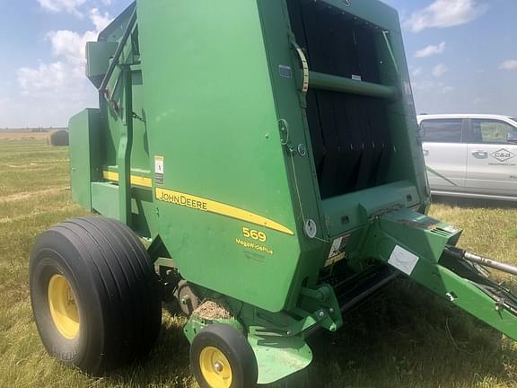 Image of John Deere 569 MegaWide Plus equipment image 3