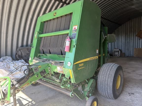 Image of John Deere 569 equipment image 1