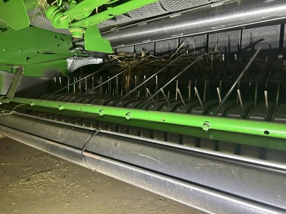 Image of John Deere 569 MegaWide Plus equipment image 1