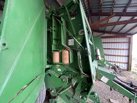 Image of John Deere 569 MegaWide Plus equipment image 4