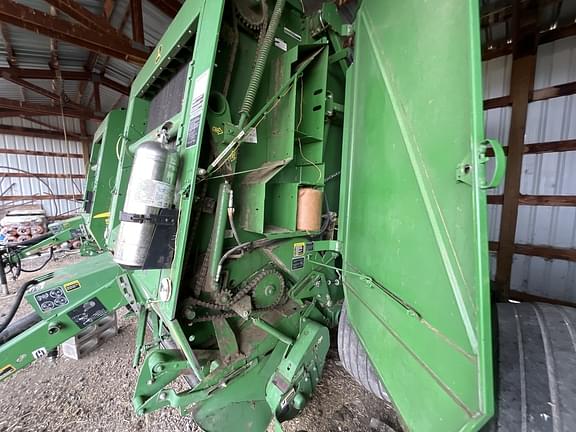 Image of John Deere 569 MegaWide Plus equipment image 2