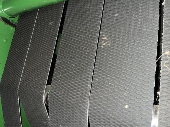 Image of John Deere 569 MegaWide Plus equipment image 4