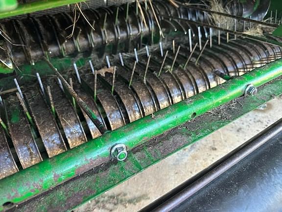 Image of John Deere 569 MegaWide Plus equipment image 4