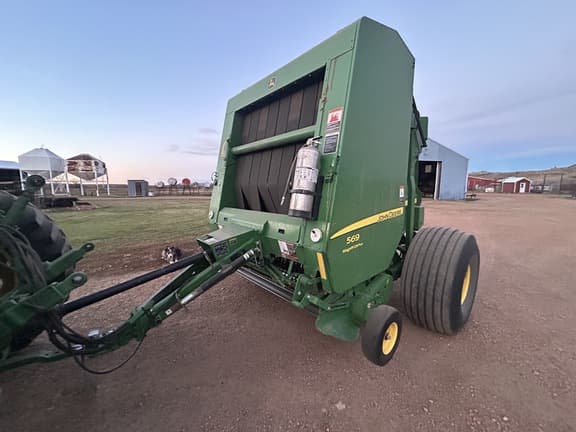 Image of John Deere 569 MegaWide Plus equipment image 1