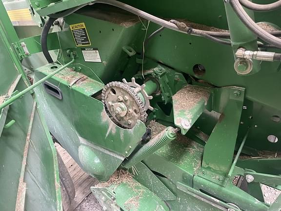 Image of John Deere 569 MegaWide Plus equipment image 4