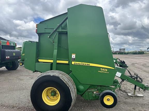 Image of John Deere 569 MegaWide Plus equipment image 2