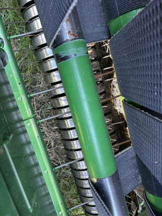 Image of John Deere 569 MegaWide Plus equipment image 1
