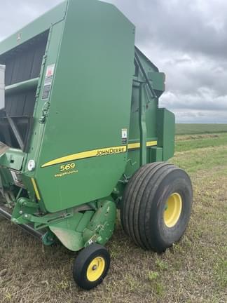 Image of John Deere 569 MegaWide Plus equipment image 2