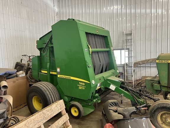 Image of John Deere 569 MegaWide Plus equipment image 1