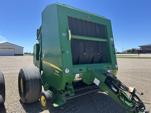 Image of John Deere 569 MegaWide Plus equipment image 1