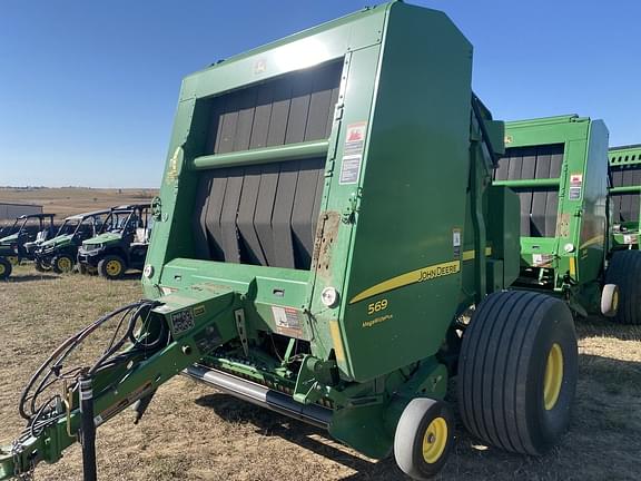 Image of John Deere 569 MegaWide Plus equipment image 1