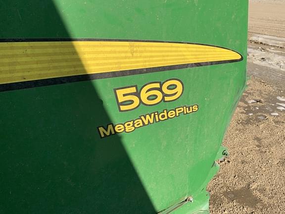 Image of John Deere 569 MegaWide Plus equipment image 2