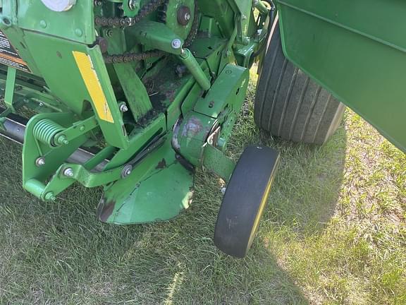 Image of John Deere 569 MegaWide Plus equipment image 4
