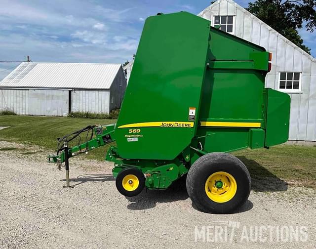 Image of John Deere 569 equipment image 1