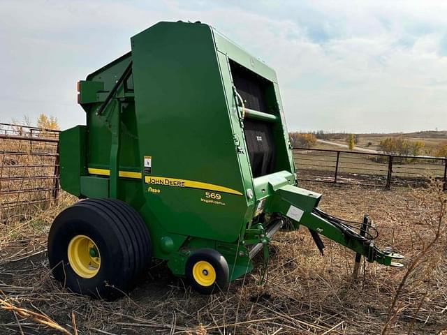 Image of John Deere 569 MegaWide Plus equipment image 2