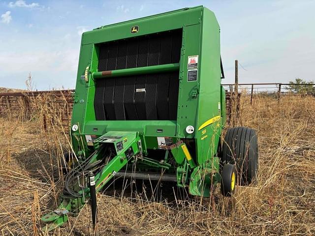 Image of John Deere 569 MegaWide Plus equipment image 1