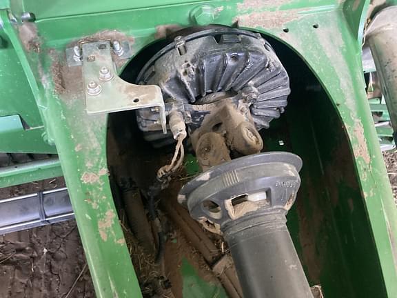 Image of John Deere 569 MegaWide Plus equipment image 4