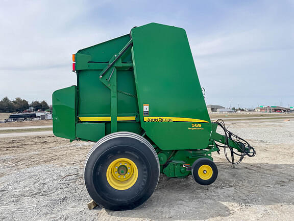 Image of John Deere 569 MegaWide Plus equipment image 3